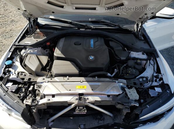 3MW5P7J02N8C28665 2022 BMW 3 SERIES White Rear interior view