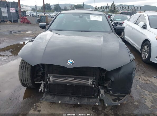 3MW5R1J04L8B11044 2020 BMW 3 SERIES Black Rear interior view