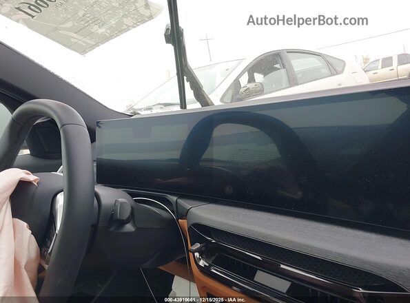 3MW69CW00S8F72510 2025 BMW 3 SERIES Black უკანა სავარძლების ხედი