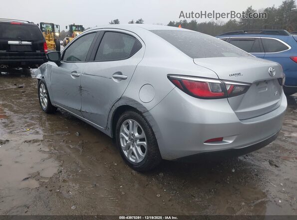3MYDLBYV0HY172617 2017 TOYOTA YARIS IA Silver 