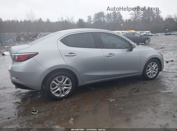 3MYDLBYV0HY172617 2017 TOYOTA YARIS IA Silver 