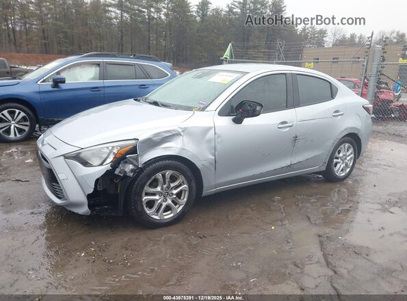 3MYDLBYV0HY172617 2017 TOYOTA YARIS IA Silver 