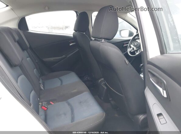 3MYDLBYV0JY314731 2018 TOYOTA YARIS IA White VIN კოდის სტიკერის ხედი