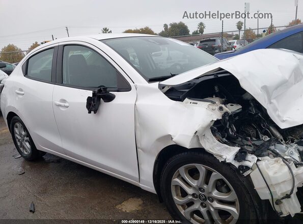 3MYDLBYV0JY314731 2018 TOYOTA YARIS IA White სალონის 360-გრადუსიანი ხედი