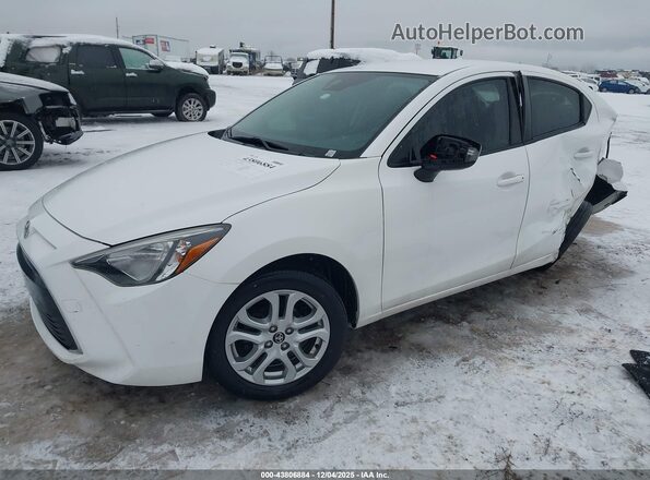 3MYDLBYV3JY326954 2018 TOYOTA YARIS IA Белый 
