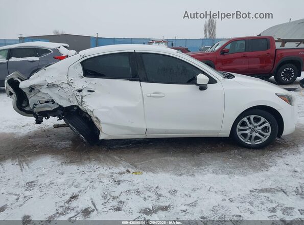 3MYDLBYV3JY326954 2018 TOYOTA YARIS IA Белый 