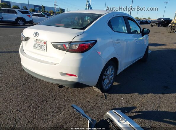 3MYDLBYV3JY330020 2018 TOYOTA YARIS IA White უკანა მარჯვენა