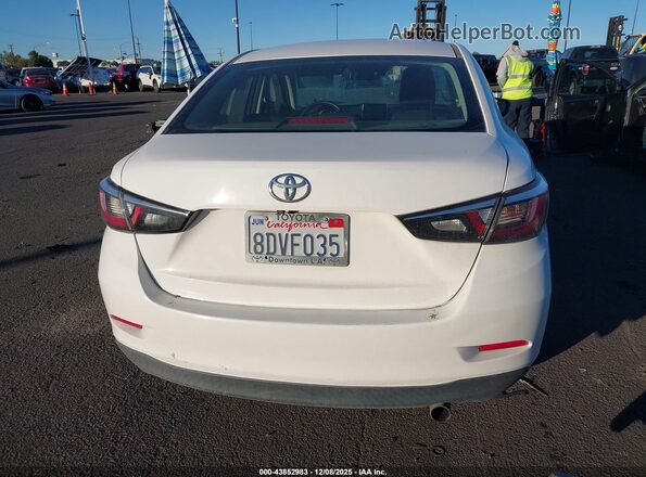 3MYDLBYV3JY330020 2018 TOYOTA YARIS IA White 