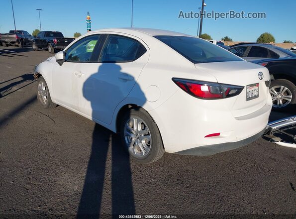 3MYDLBYV3JY330020 2018 TOYOTA YARIS IA White სალონის 360-გრადუსიანი ხედი