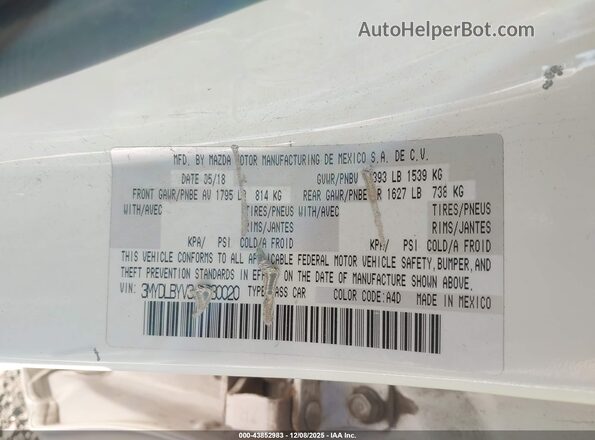3MYDLBYV3JY330020 2018 TOYOTA YARIS IA White ძრავის განყოფილების ხედი