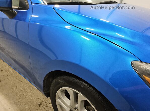 3MYDLBYV3KY523950 2019 TOYOTA YARIS Blue 