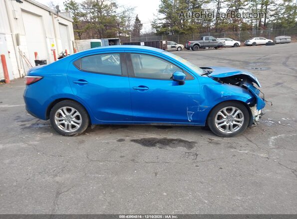 3MYDLBYV6HY181760 2017 TOYOTA YARIS IA Blue Rear interior view