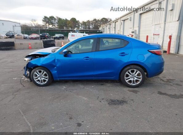 3MYDLBYV6HY181760 2017 TOYOTA YARIS IA Blue 360 interior view