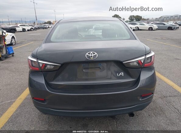 3MYDLBYV6JY329573 2018 TOYOTA YARIS IA Коричневый 
