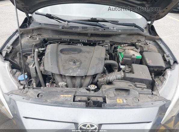 3MYDLBYV6JY329573 2018 TOYOTA YARIS IA Коричневый Вид сзади