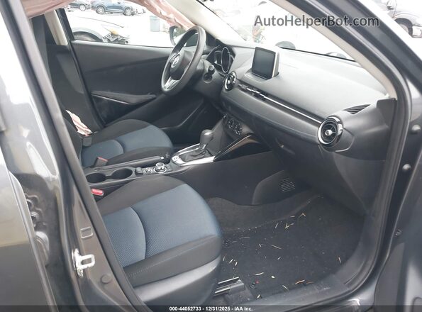 3MYDLBYV6JY329573 2018 TOYOTA YARIS IA Коричневый Вид салона спереди