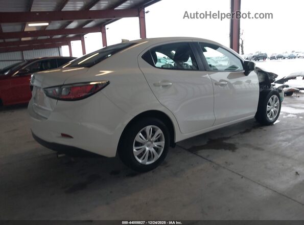 3MYDLBYV6LY712450 2020 TOYOTA YARIS White Rear right