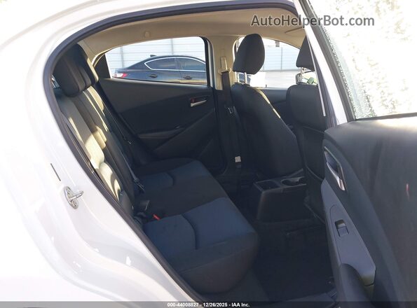 3MYDLBYV6LY712450 2020 TOYOTA YARIS White VIN sticker view