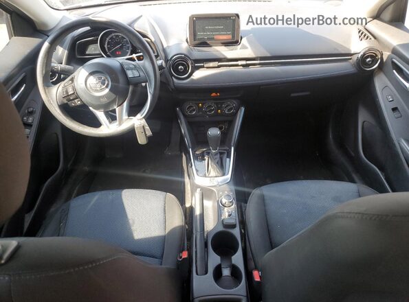 3MYDLBYV9JY307325 2018 TOYOTA YARIS Silver Vista del salpicadero