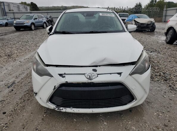 3MYDLBYV9JY312489 2018 TOYOTA YARIS White 