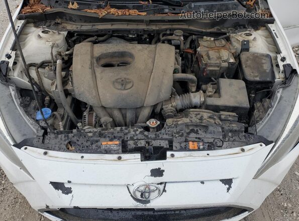 3MYDLBYV9JY312489 2018 TOYOTA YARIS White 