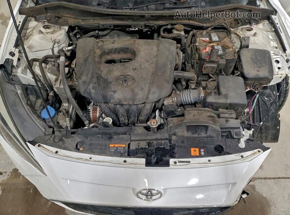 3MYDLBYV9JY313724 2018 TOYOTA YARIS White 