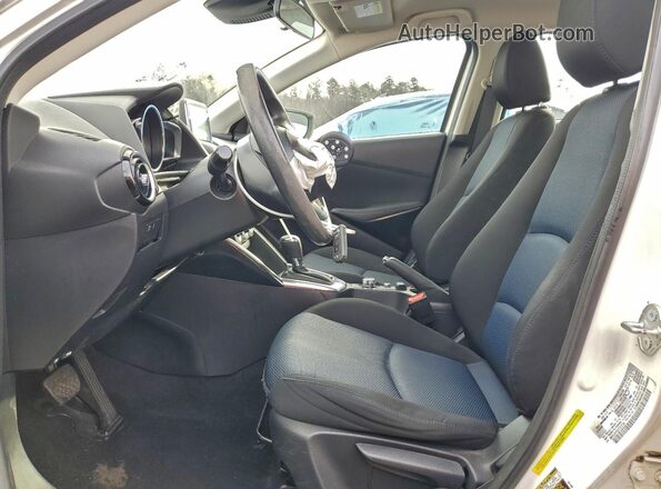 3MYDLBYV9JY313724 2018 TOYOTA YARIS White 