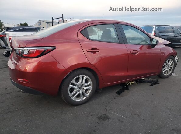 3MYDLBYVXJY322738 2018 TOYOTA YARIS Red 