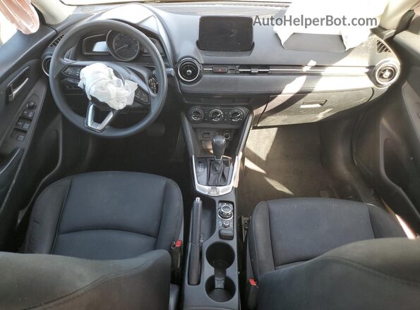 3MYDLBYVXLY704819 2020 TOYOTA YARIS Белый Вид панели приборов