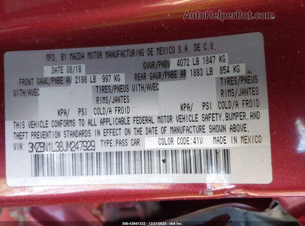 3MZBN1L38JM247929 2018 MAZDA 3 Red Vista del compartimento del motor