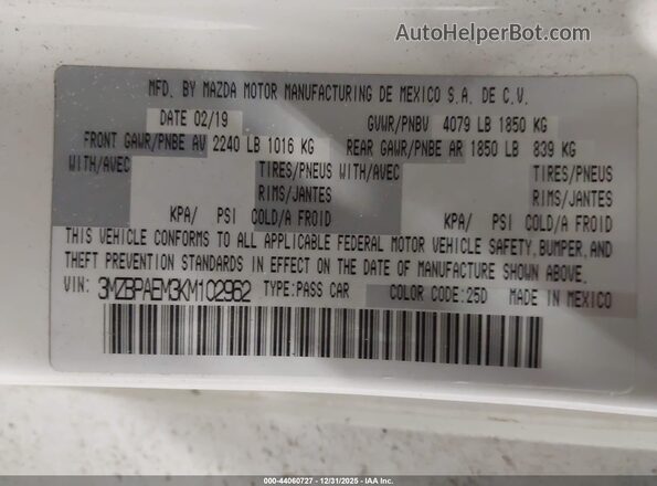3MZBPAEM3KM102962 2019 MAZDA 3 Белый Вид подкапотного пространства