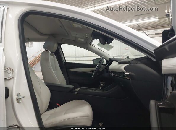 3MZBPAEM3KM102962 2019 MAZDA 3 Белый Вид салона спереди