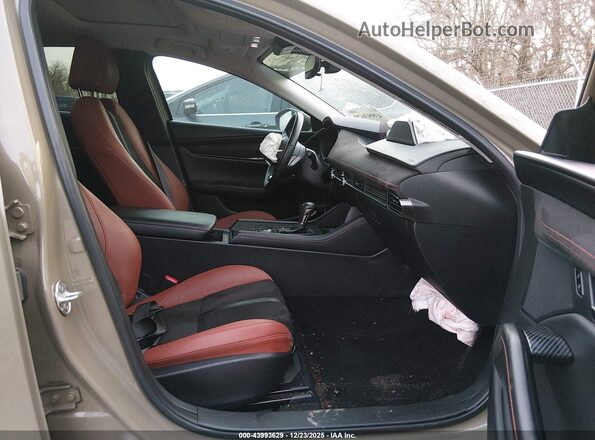 3MZBPBXY4RM400209 2024 MAZDA 3 Green Widok wnętrza z przodu