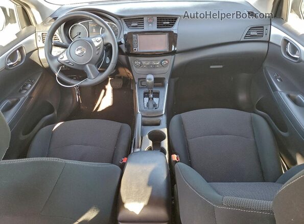3N1AB7AP7KY361983 2019 NISSAN SENTRA Серебряный Вид панели приборов
