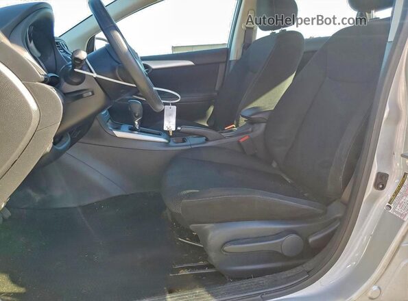 3N1AB7AP7KY361983 2019 NISSAN SENTRA Серебряный Вид салона спереди