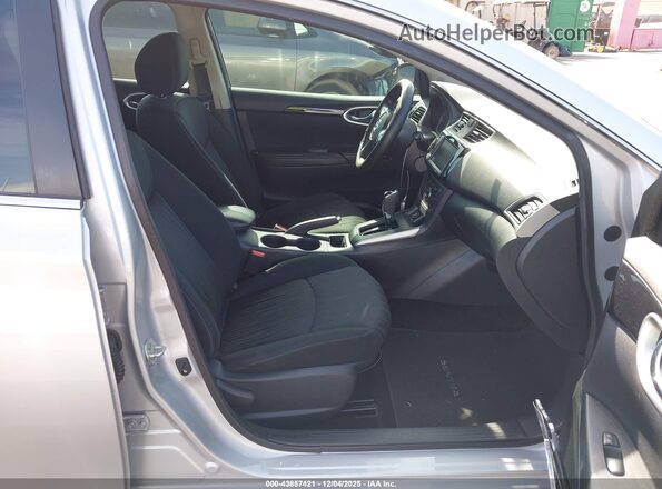 3N1AB7APXKY432237 2019 NISSAN SENTRA Gray Вид салону спереду