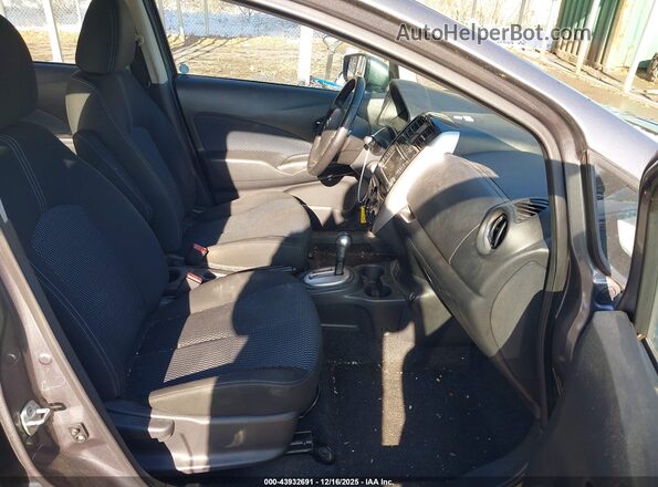 3N1CE2CP0JL356071 2018 NISSAN VERSA NOTE Gray Widok wnętrza z przodu