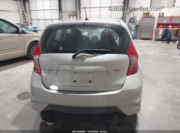 3N1CE2CP2JL368349 2018 NISSAN VERSA NOTE Серебряный 