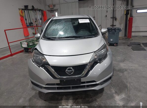 3N1CE2CP2JL368349 2018 NISSAN VERSA NOTE Серебряный Вид щитка приборов
