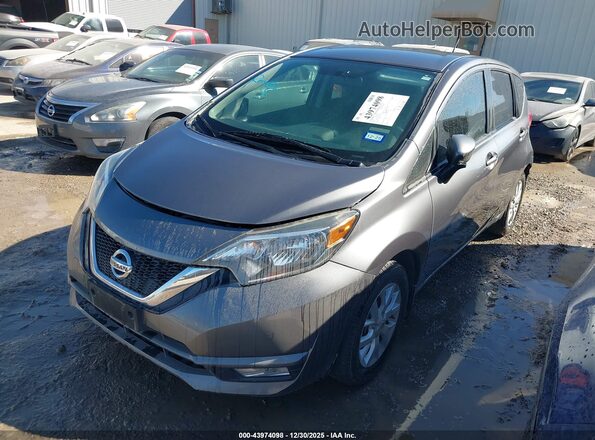 3N1CE2CP5JL358561 2018 NISSAN VERSA NOTE Gray Vista tres cuartos delantera izquierda