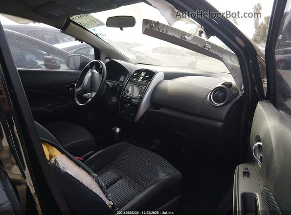 3N1CE2CP7HL360063 2017 NISSAN VERSA NOTE Черный Вид салона спереди