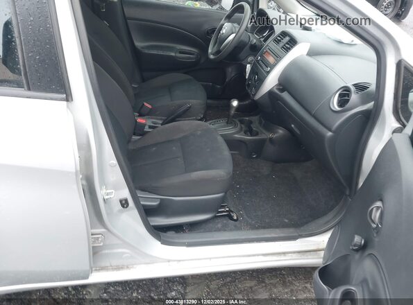3N1CE2CPXHL379304 2017 NISSAN VERSA NOTE Silver Widok wnętrza z przodu