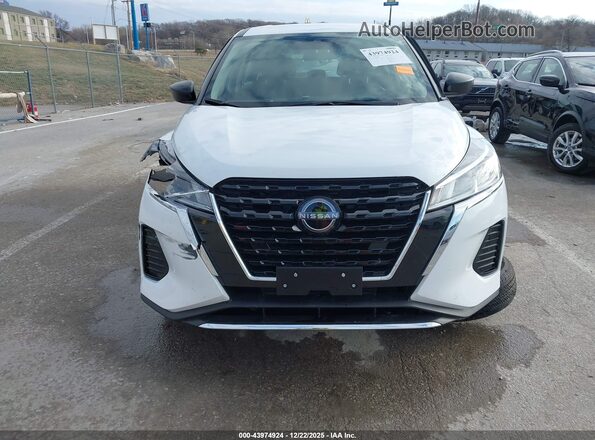 3N1CP5BV2SL486155 2025 NISSAN KICKS PLAY Белый Вид задней части салона