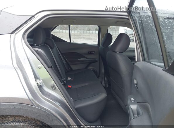 3N1CP5BV4SL475920 2025 NISSAN KICKS PLAY Gray Widok naklejki z numerem VIN