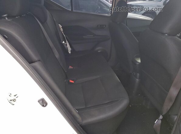 3N1CP5BV8RL582057 2024 NISSAN KICKS White Widok wnętrza z tyłu