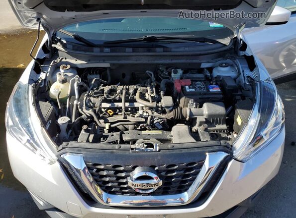 3N1CP5CU8JL537968 2018 NISSAN KICKS Silver 