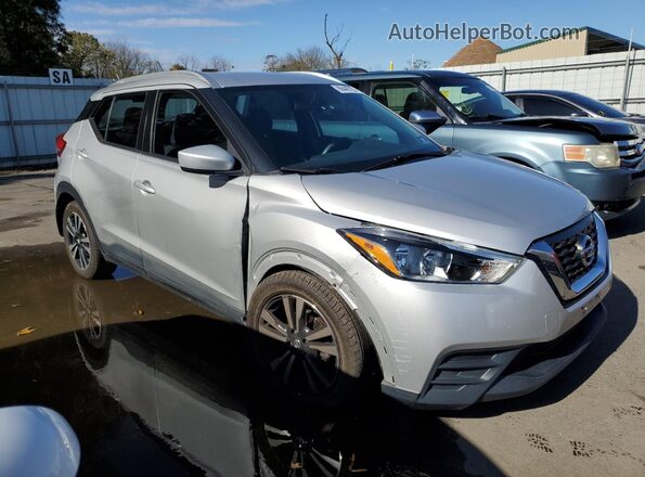 3N1CP5CU8JL537968 2018 NISSAN KICKS Silver 