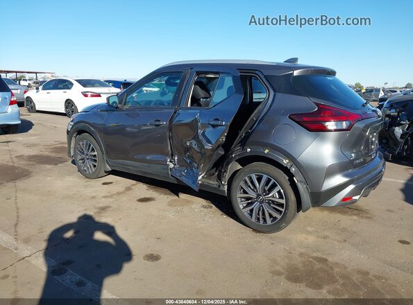 3N1CP5CV2PL507527 2023 NISSAN KICKS Silver Widok z przodu