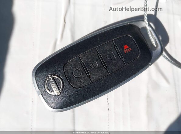 3N1CP5CV2PL507527 2023 NISSAN KICKS Silver Widok deski rozdzielczej