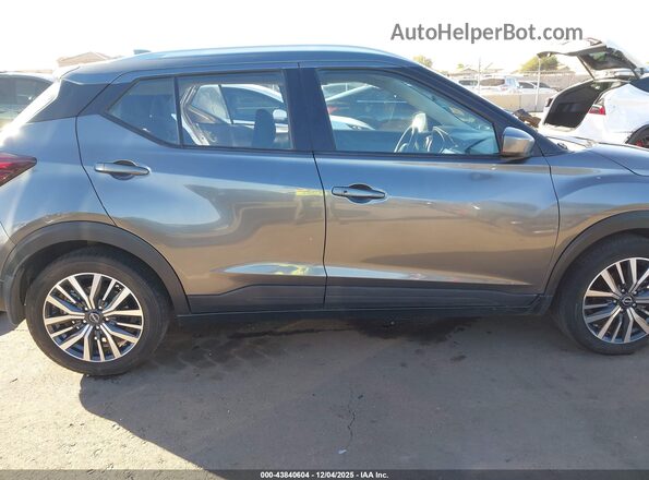 3N1CP5CV2PL507527 2023 NISSAN KICKS Silver Widok wnętrza z tyłu